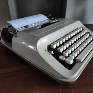 Underwood 319- Fully Functional Typewriter