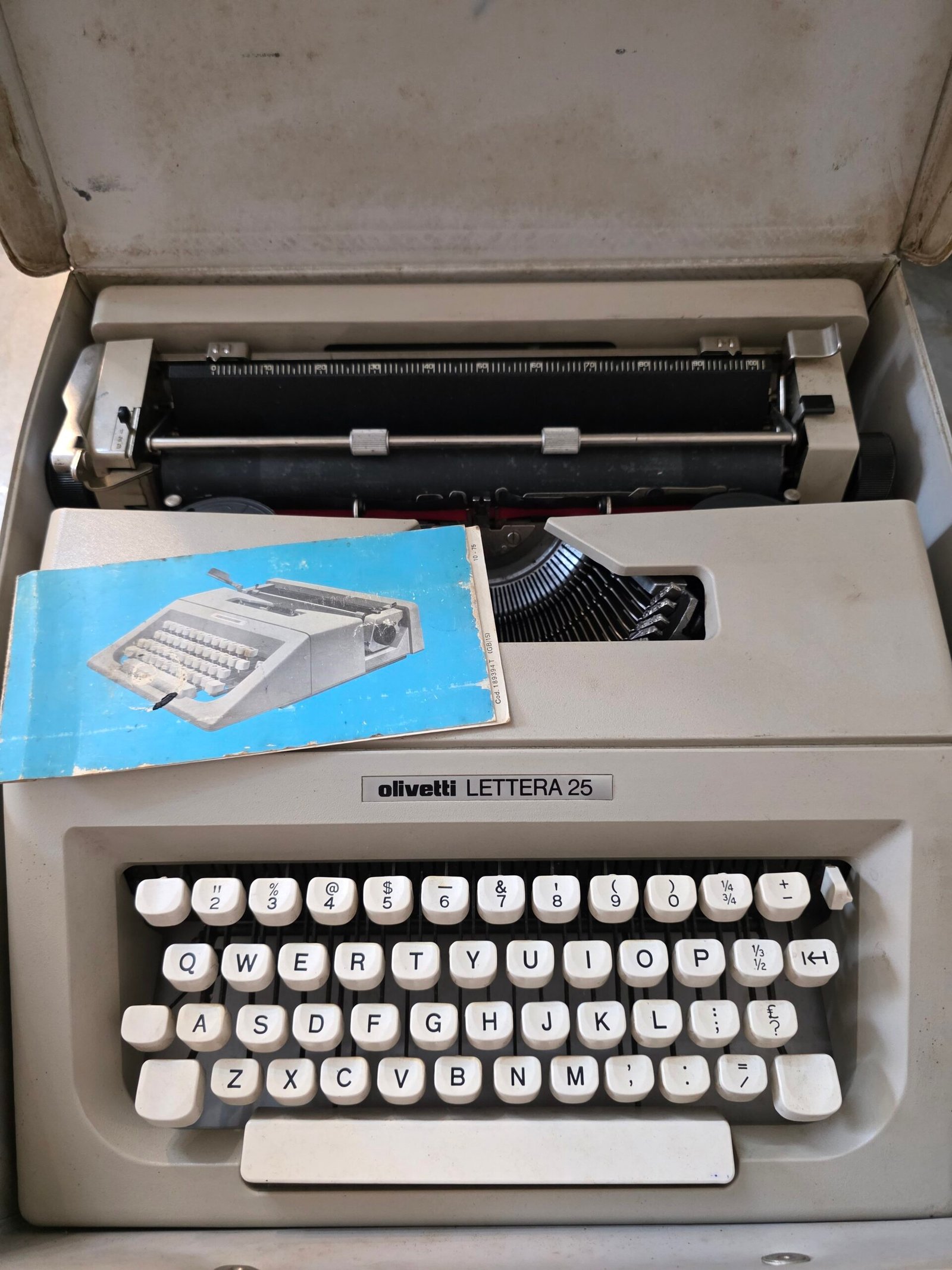 Olivetti Lettera 25 - Fully Functional Typewriter - Image 4